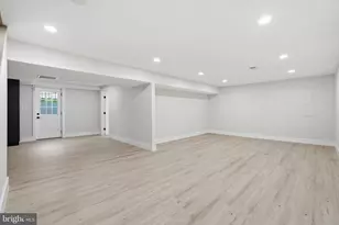 2524 Swift Run St, Vienna, VA 22180 - Photo 32