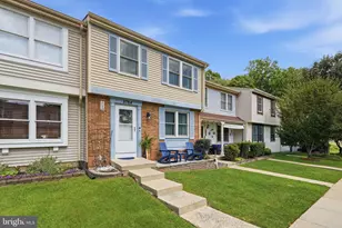 8764 Newington Commons Rd, Lorton, VA 22079 - Photo 2