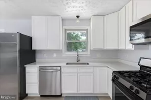 7410 Dickenson St, Springfield, VA 22150 - Photo 12