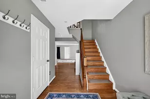 5201 Ballycastle Cir, Alexandria, VA 22315 - Photo 4