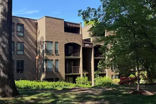 11212 Chestnut Grove Square, Reston, VA 20190 - Photo 2