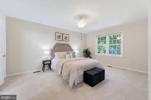 7827 Belleflower Dr, Springfield, VA 22152 - Photo 8
