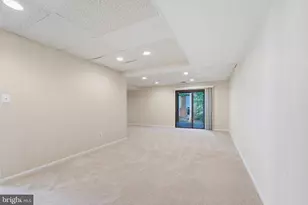 7827 Belleflower Dr, Springfield, VA 22152 - Photo 28
