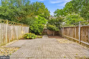 9222 Bailey Ln, Fairfax, VA 22031 - Photo 38