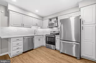 9222 Bailey Ln, Fairfax, VA 22031 - Photo 10