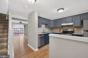 8700 Calvert Cliff Ct, Lorton, VA 22079 - Photo 10
