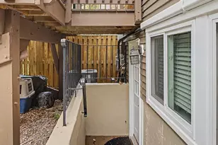 9826 Gabon Ct, Burke, VA 22015 - Photo 4