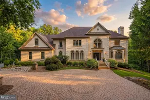 10500 Dalkeith Ct, Oakton, VA 22124 - Photo 4