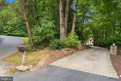 10500 Dalkeith Court, Oakton, VA 22124 - Photo 18