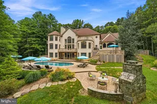 10500 Dalkeith Ct, Oakton, VA 22124 - Photo 14
