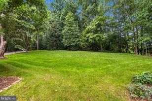 10500 Dalkeith Ct, Oakton, VA 22124 - Photo 8
