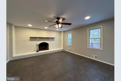 11560 Holly Briar Lane, Great Falls, VA 22066 - Photo 8