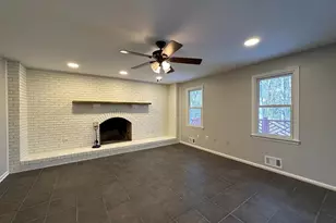 11560 Holly Briar Ln, Great Falls, VA 22066 - Photo 8