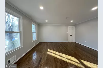 11560 Holly Briar Lane, Great Falls, VA 22066 - Photo 4