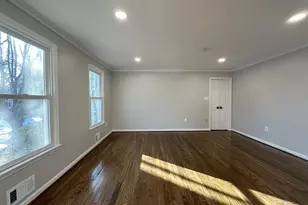 11560 Holly Briar Ln, Great Falls, VA 22066 - Photo 4