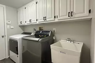 11560 Holly Briar Ln, Great Falls, VA 22066 - Photo 20