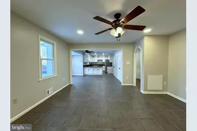 11560 Holly Briar Lane, Great Falls, VA 22066 - Photo 10