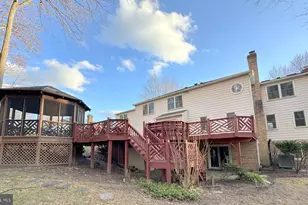 11560 Holly Briar Ln, Great Falls, VA 22066 - Photo 50