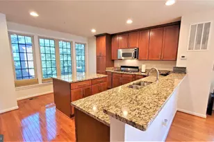 9700 Cedar Farm Cir, Fairfax, VA 22031 - Photo 10