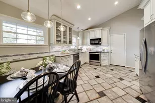 13382 Point Rider Ln, Herndon, VA 20171 - Photo 12