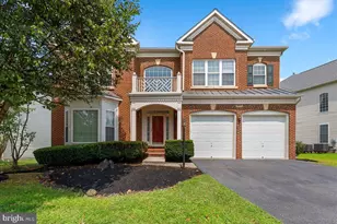 13646 Sweet Woodruff Ln, Centreville, VA 20120 - Photo 2