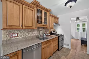 5621 Ravenel Ln, Springfield, VA 22151 - Photo 8