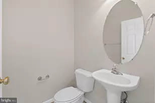 8557 Wyngate Manor Ct, Alexandria, VA 22309 - Photo 16