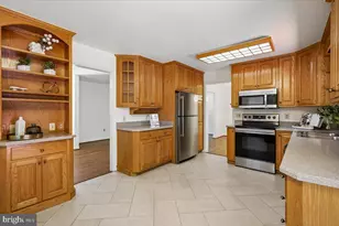 4945 Gainsborough Dr, Fairfax, VA 22032 - Photo 20