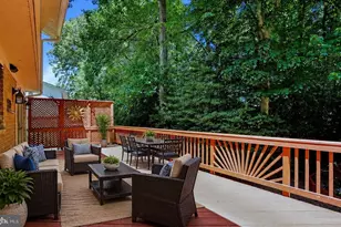 4945 Gainsborough Dr, Fairfax, VA 22032 - Photo 6
