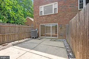 8530 Barrington Ct, Springfield, VA 22152 - Photo 32