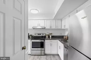 6822 Perry Penney Dr, Annandale, VA 22003 - Photo 14