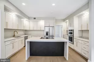 11109 Elmview Pl, Great Falls, VA 22066 - Photo 8