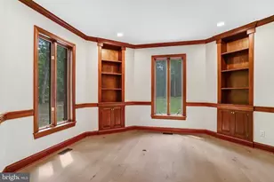 11109 Elmview Pl, Great Falls, VA 22066 - Photo 14