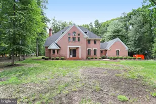 11109 Elmview Pl, Great Falls, VA 22066 - Photo 2