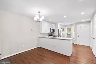 2110 Whisperwood Glen Ln, Reston, VA 20191 - Photo 8
