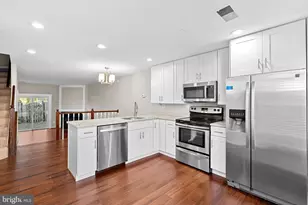 2110 Whisperwood Glen Ln, Reston, VA 20191 - Photo 2