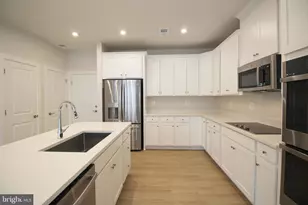 2474 Connector Aly, Herndon, VA 20171 - Photo 10