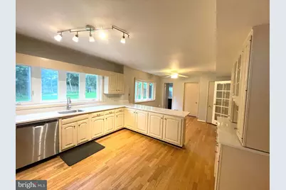 6933 Tyndale Street, McLean, VA 22101 - Photo 10