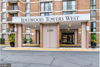 2300 Pimmit Drive #712, Falls Church, VA 22043 - Photo 2