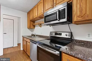 2300 Pimmit Dr, Falls Church, VA 22043 - Photo 6