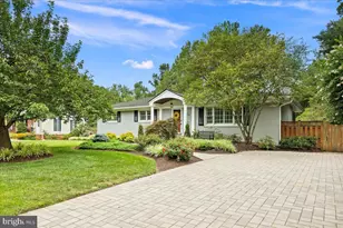 4429 Neptune Dr, Alexandria, VA 22309 - Photo 2