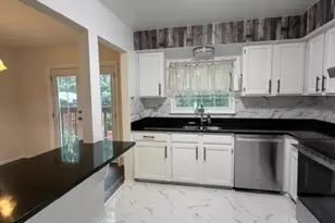 14934 Lady Madonna Ct, Centreville, VA 20120 - Photo 10