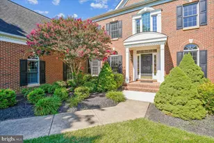 12825 Rose Grove Dr, Oak Hill, VA 20171 - Photo 2
