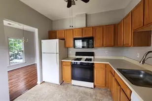 4137 Fountainside Ln, Fairfax, VA 22030 - Photo 8