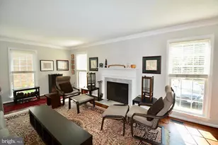 6153 Summer Park Ln, Alexandria, VA 22315 - Photo 8