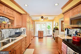 6153 Summer Park Ln, Alexandria, VA 22315 - Photo 14