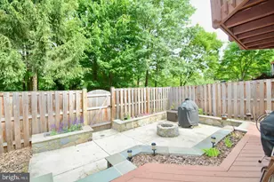 6153 Summer Park Ln, Alexandria, VA 22315 - Photo 38