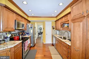 6153 Summer Park Ln, Alexandria, VA 22315 - Photo 16