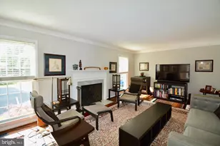 6153 Summer Park Ln, Alexandria, VA 22315 - Photo 6