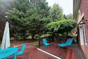 1964 Horse Shoe Dr, Vienna, VA 22182 - Photo 10